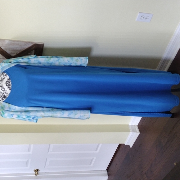 Dress - Picture 7 of 11